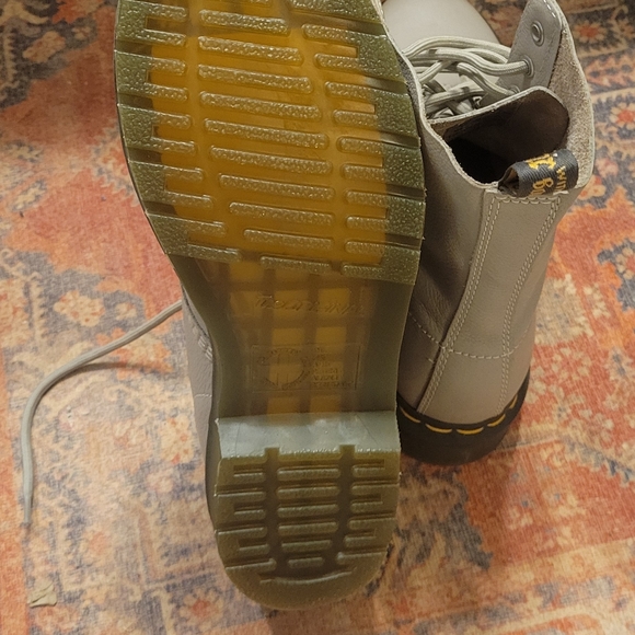 Tan Soft Leather Dr. Martens size 9 UK 41 - Picture 4 of 4